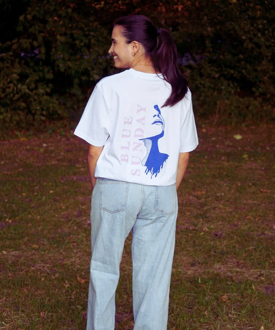 Unisex Shirt SHADOW aus 100% Biobaumwolle mit handgezeichnetem Print. Siebdruck aus München.