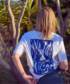 Unisex Shirt SWIM aus 100% Biobaumwolle mit handgezeichnetem Print. Siebdruck aus München.