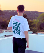 Unisex Shirt Green Waves aus 100% Biobaumwolle mit handgezeichnetem Print. Siebdruck aus München.