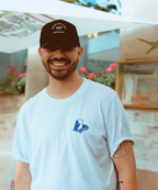 Unisex Shirt SWIM aus 100% Biobaumwolle mit handgezeichnetem Print. Siebdruck aus München.