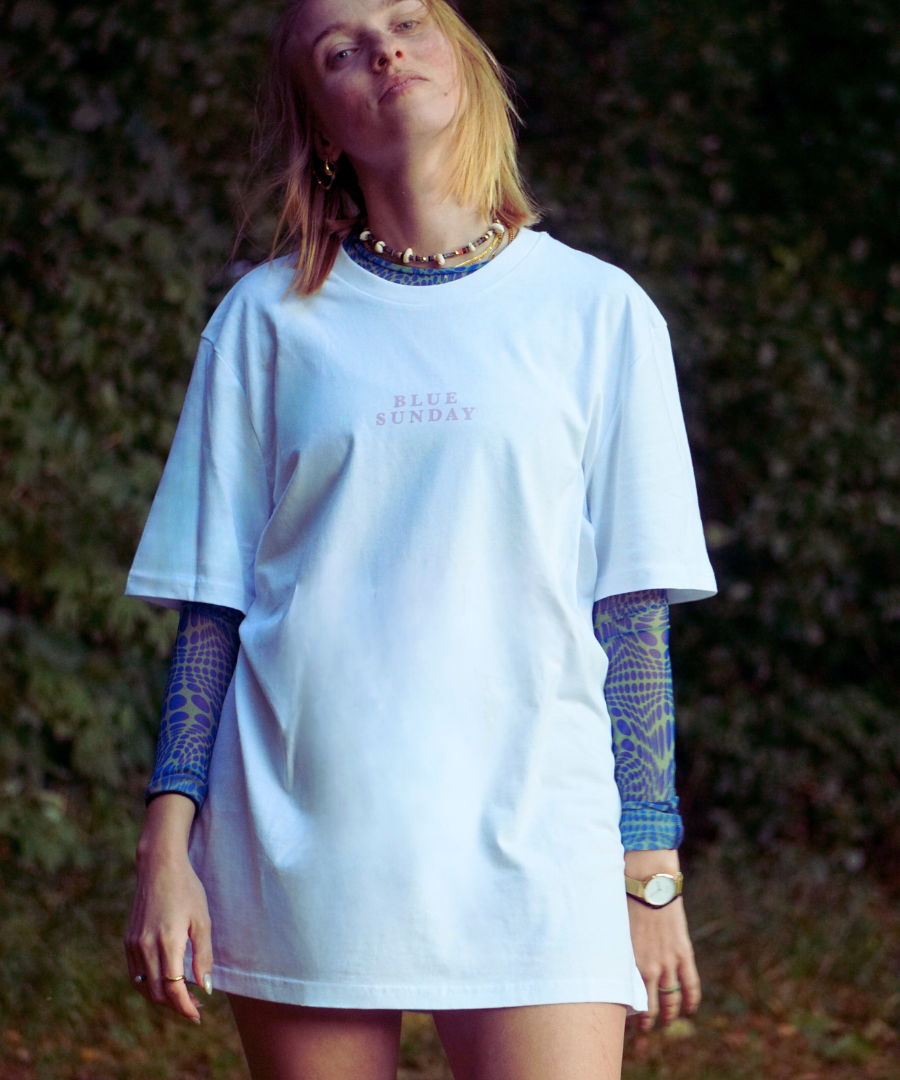 Unisex Shirt SHADOW aus 100% Biobaumwolle mit handgezeichnetem Print. Siebdruck aus München.