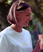 Unisex Shirt FLOWERS aus 100% Biobaumwolle mit handgezeichnetem Print. Siebdruck aus München.